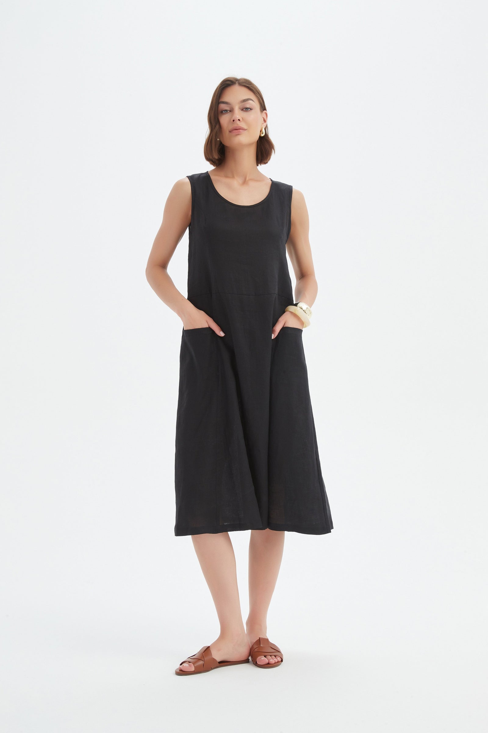 Tirelli Black Sleeveless Pocket Linen Dress