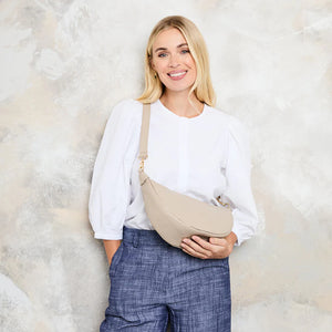 Elie Beamont Biscuit Hobo Bag