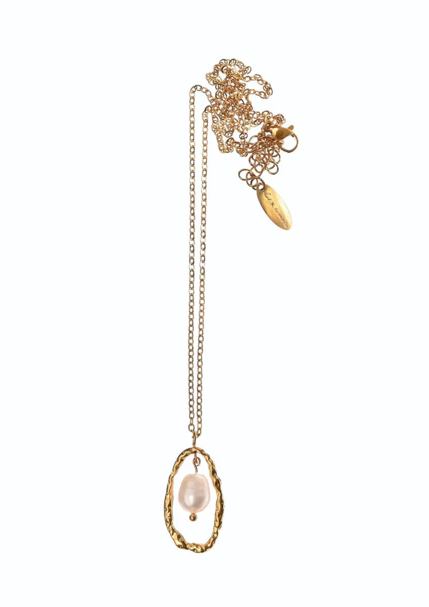 Hot Tomato Captured Pearl Gold Necklace