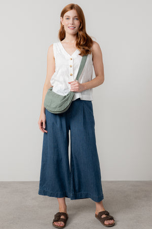 Lily & Me Laurel Crossbody Bag